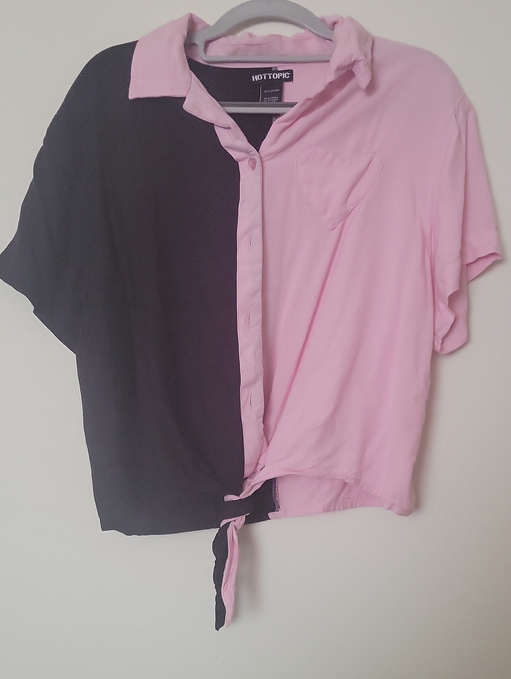 Hot Topic Two-Tone Pink and Black Tie-Front Button Shirt